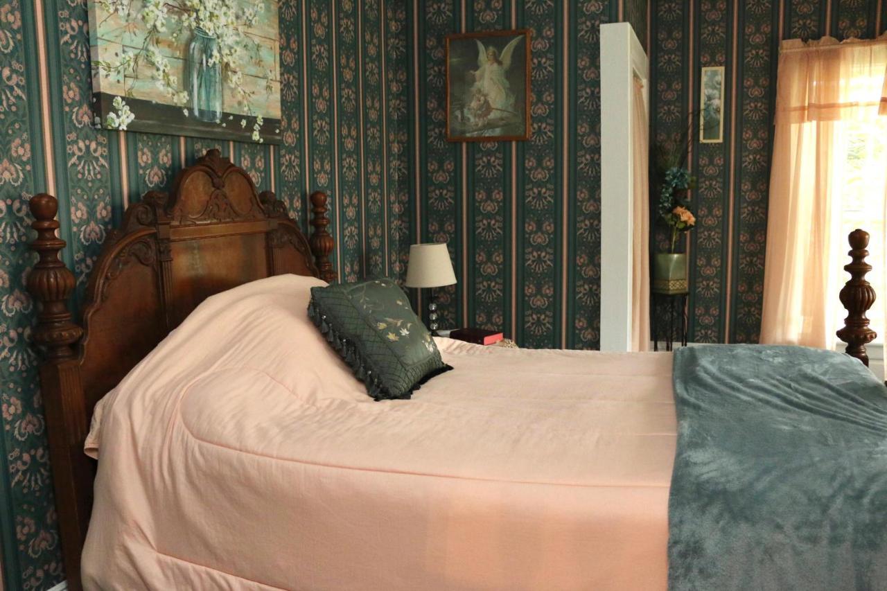 Loj Bed & Breakfast